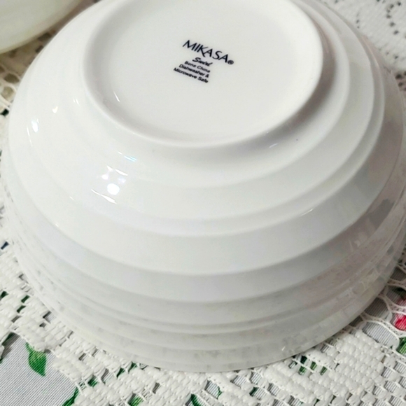 Set of 3 Mikasa Swirl White Bowls - Picture 4 of 4